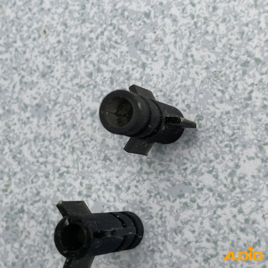 Ten lửa giữ reel Akai